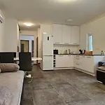 Vécsey House Apartman *