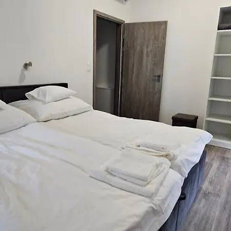 Apartman Vécsey House