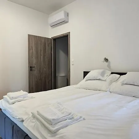 Vecsey House * זמראדי